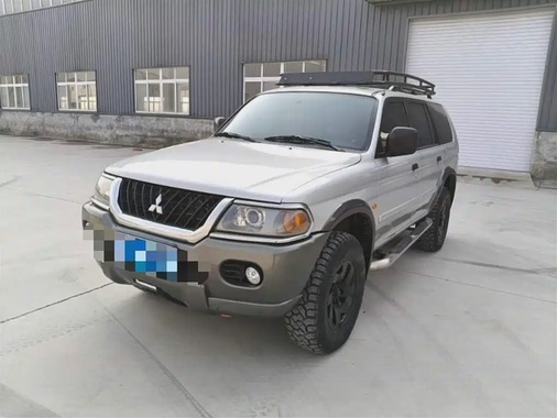 Mitsubishi Pajero 2004