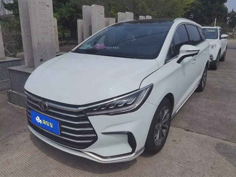BYD MAX
