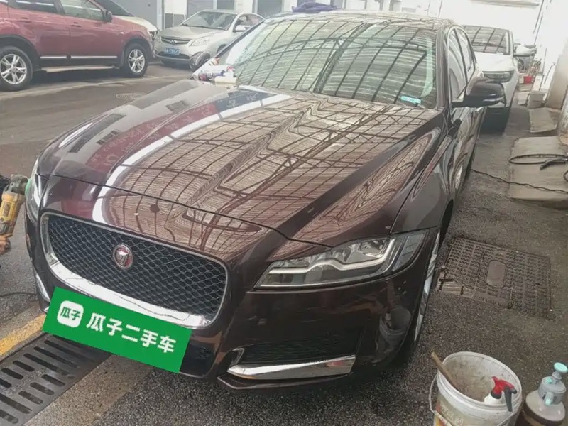 Jaguar XF