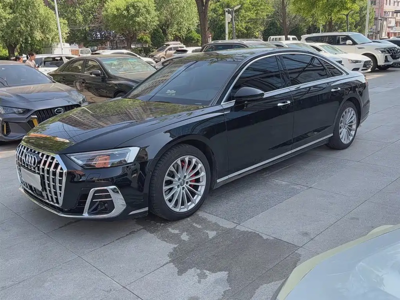 Audi A8