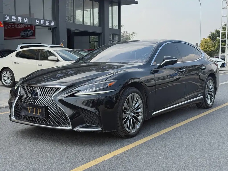 Lexus LS