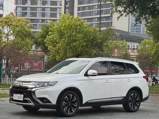 Mitsubishi Outlander 2021