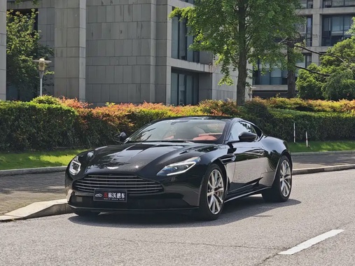 Aston Martin DB11 2019