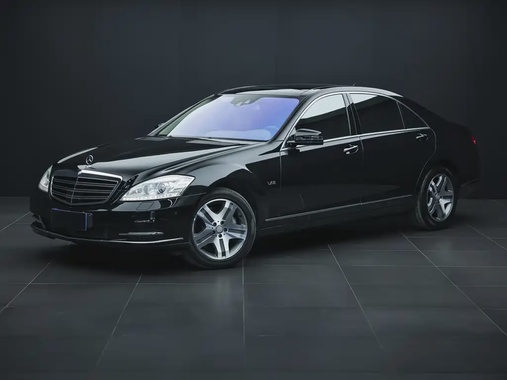 Mercedes-Benz S-Class 2012