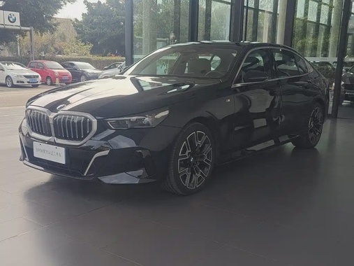 BMW 5 Series 2025