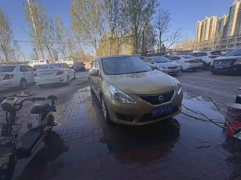 Nissan Tiida