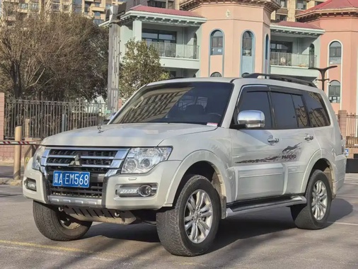 Mitsubishi Pajero 2018