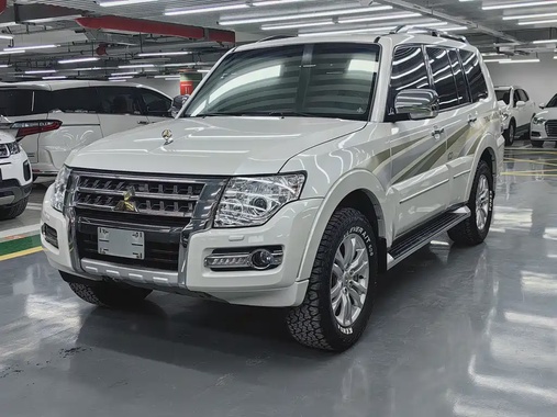 Mitsubishi Pajero 2020