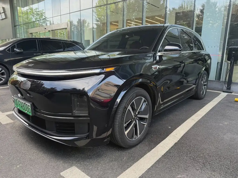 Li Auto L8