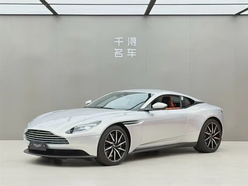Aston Martin DB11