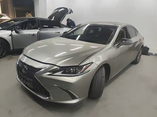 Lexus ES 2024