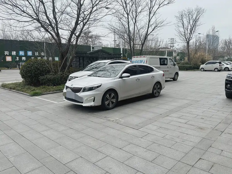 Kia K4