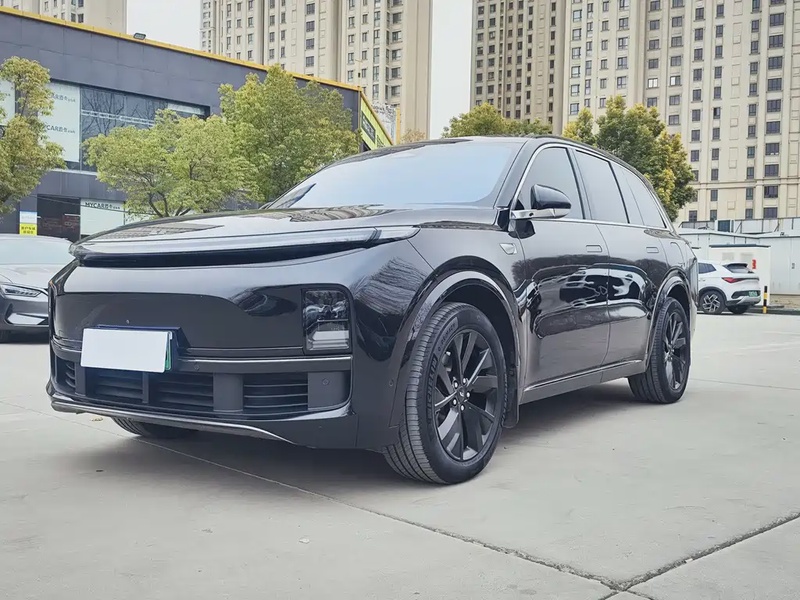 Li Auto L8