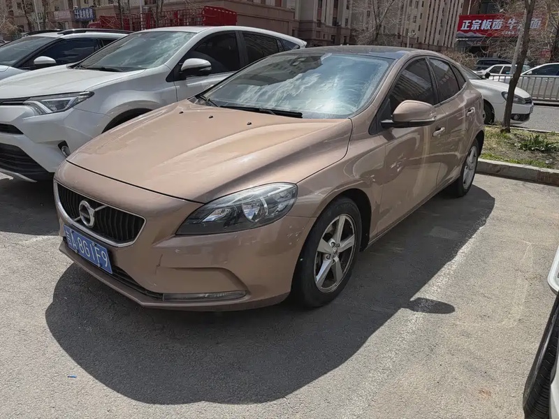 Volvo V40