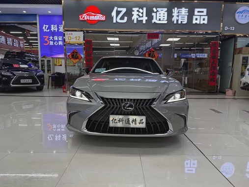 Lexus ES 2024