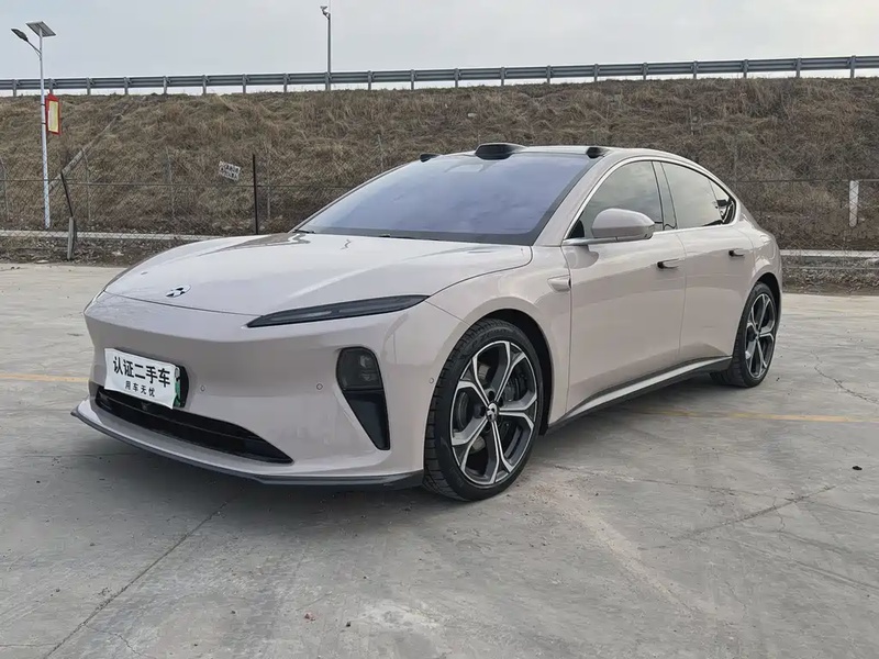 NIO ET5