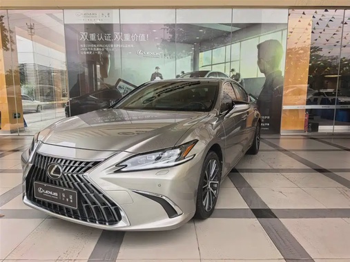 Lexus ES 2023