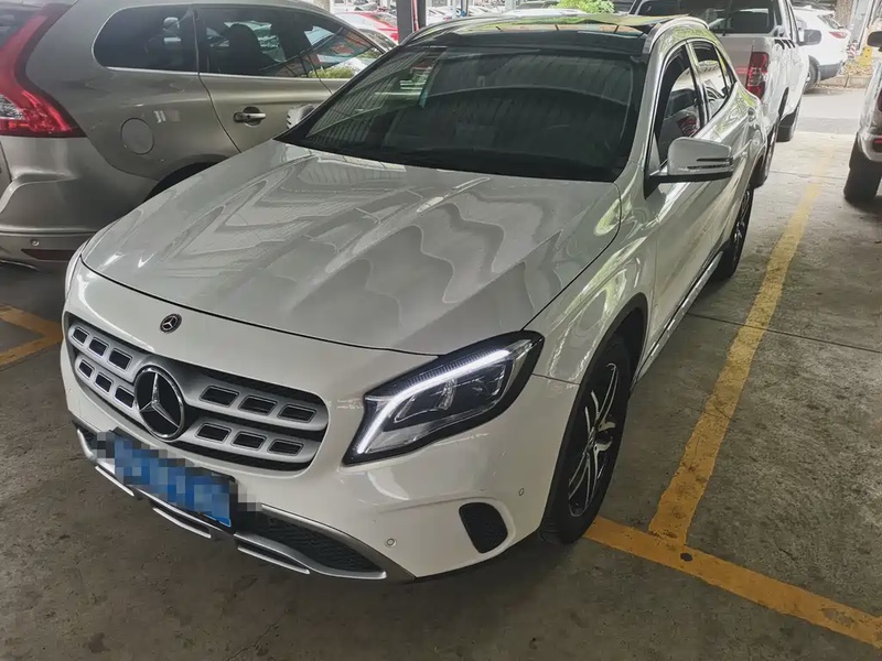 Mercedes-Benz GLA-Class