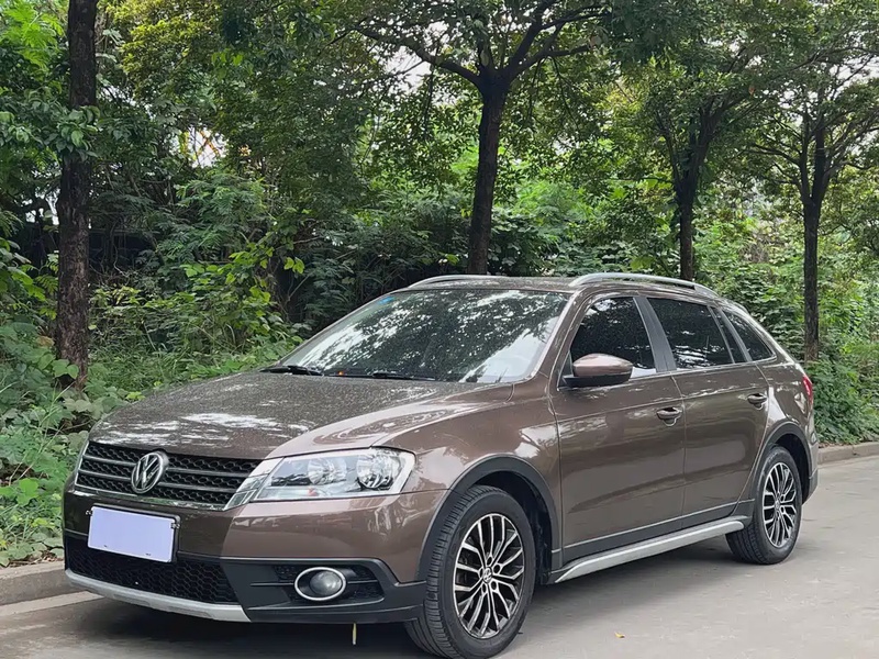 Volkswagen Cross Lavida