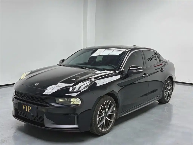Lynk & Co 03