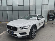 Volvo V90 2025