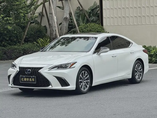 Lexus ES 2022