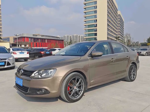 Volkswagen Sagitar 2014