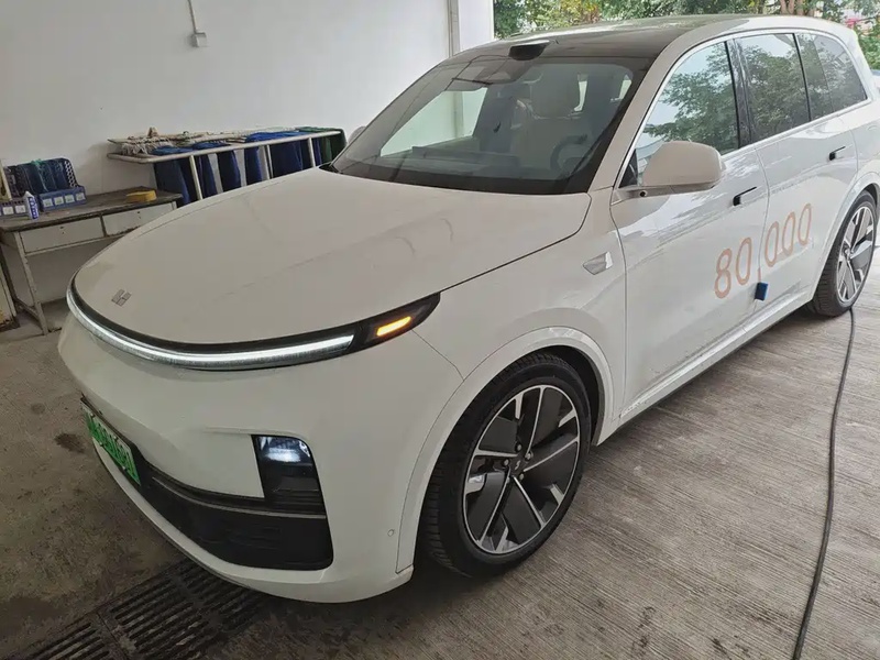 Li Auto L8