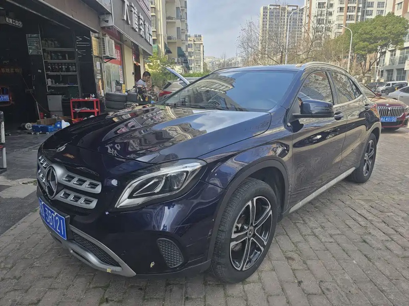 Mercedes-Benz GLA-Class