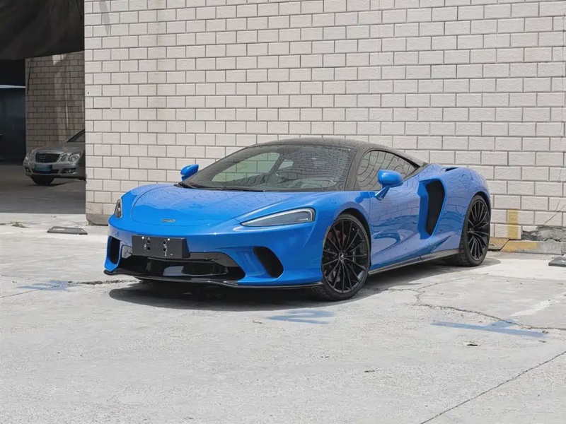 McLaren GT