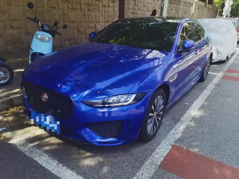 Jaguar XE