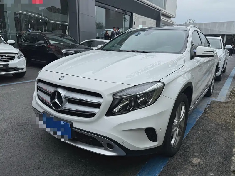 Mercedes-Benz GLA-Class