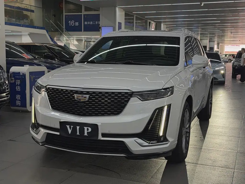 Cadillac XT6