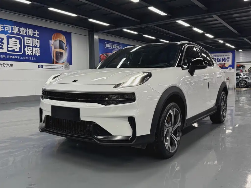 Lynk & Co 06