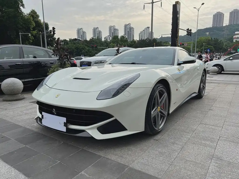 Ferrari F12