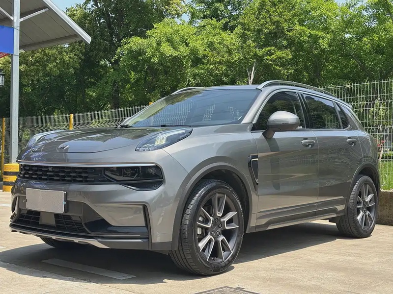 Lynk & Co 01