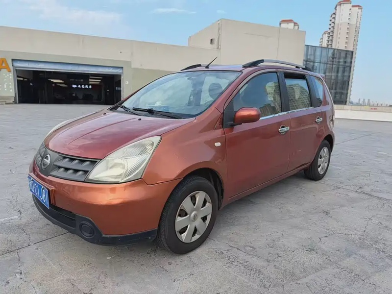 Nissan Livina