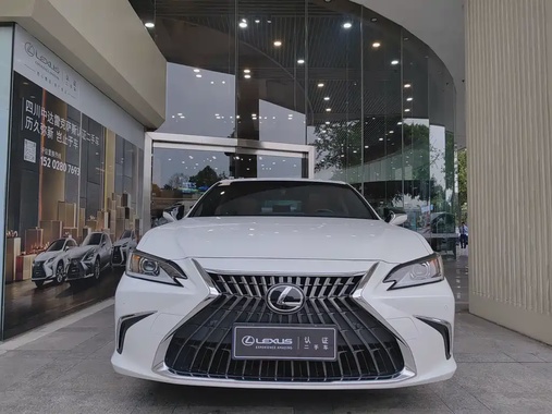 Lexus ES 2022
