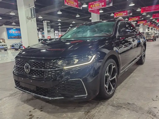 Volkswagen Passat 2023