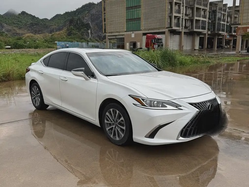 Lexus ES 2023