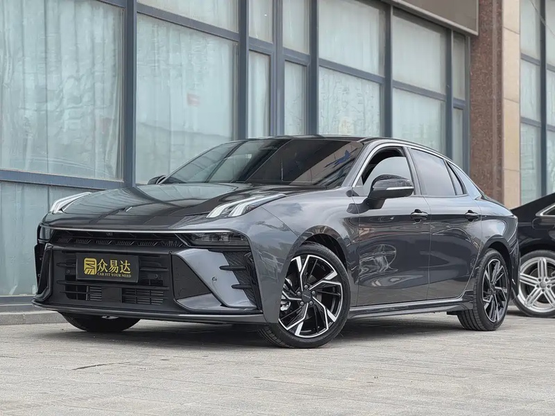 Lynk & Co 03