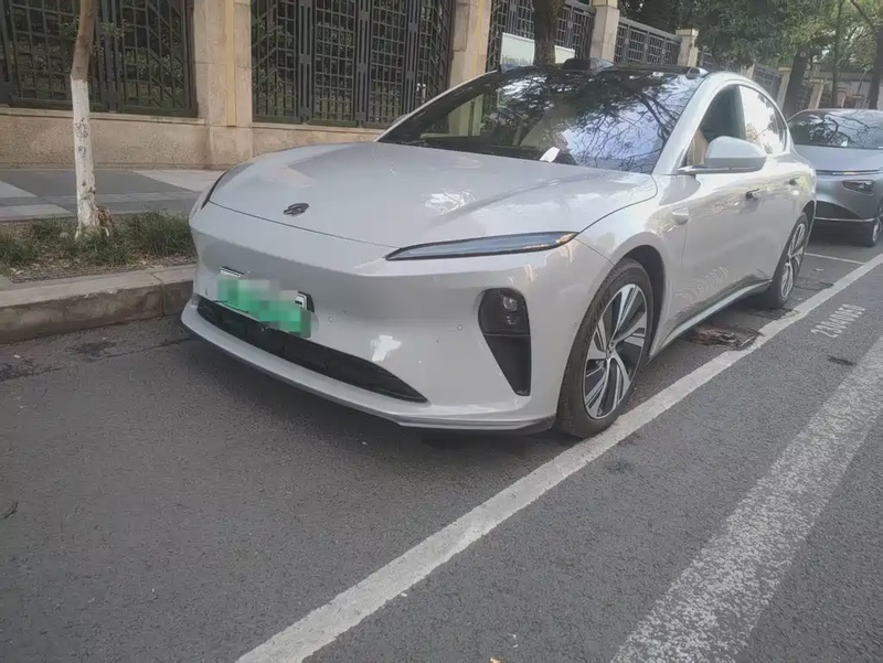 NIO ET5