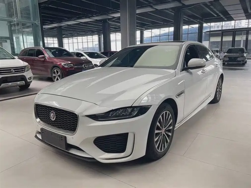 Jaguar XE 2020