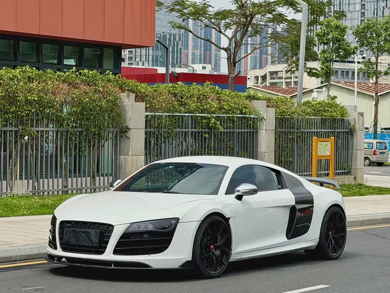 Audi R8