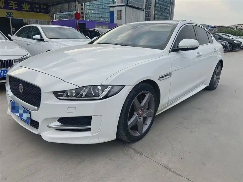 Jaguar XE