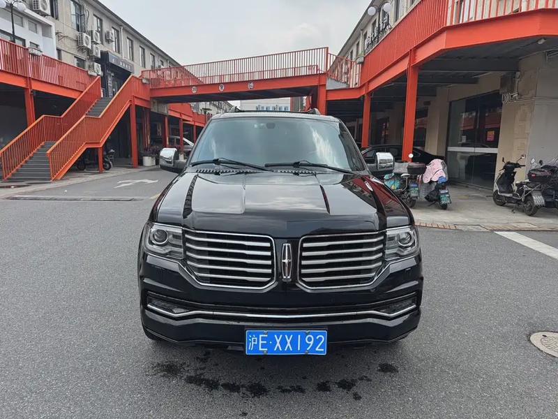 Lincoln Navigator