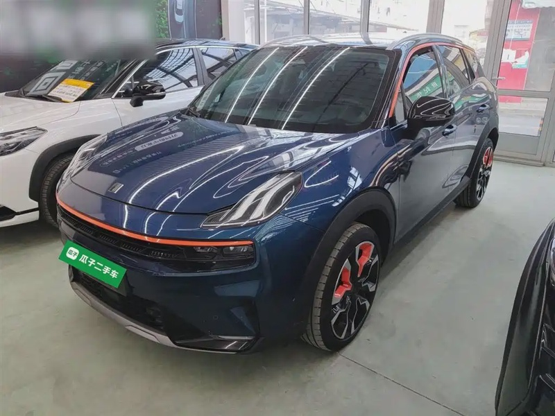 Lynk & Co 06