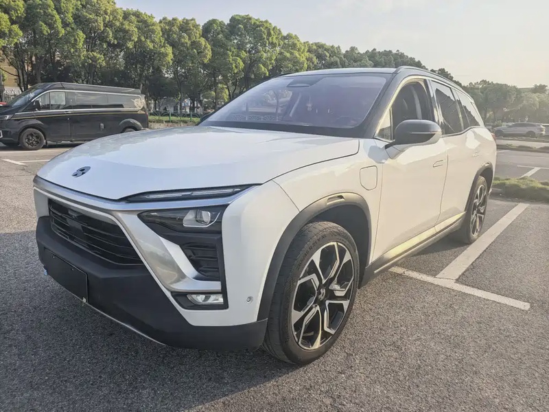 NIO ES8
