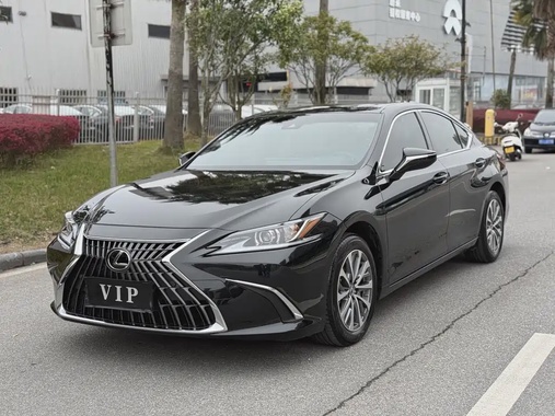 Lexus ES 2024