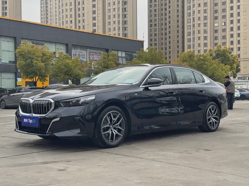 BMW i5